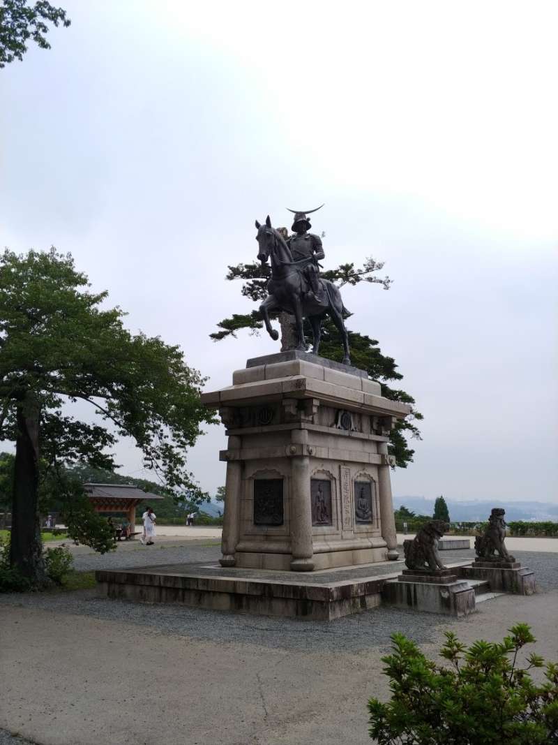 伊達政宗騎馬像